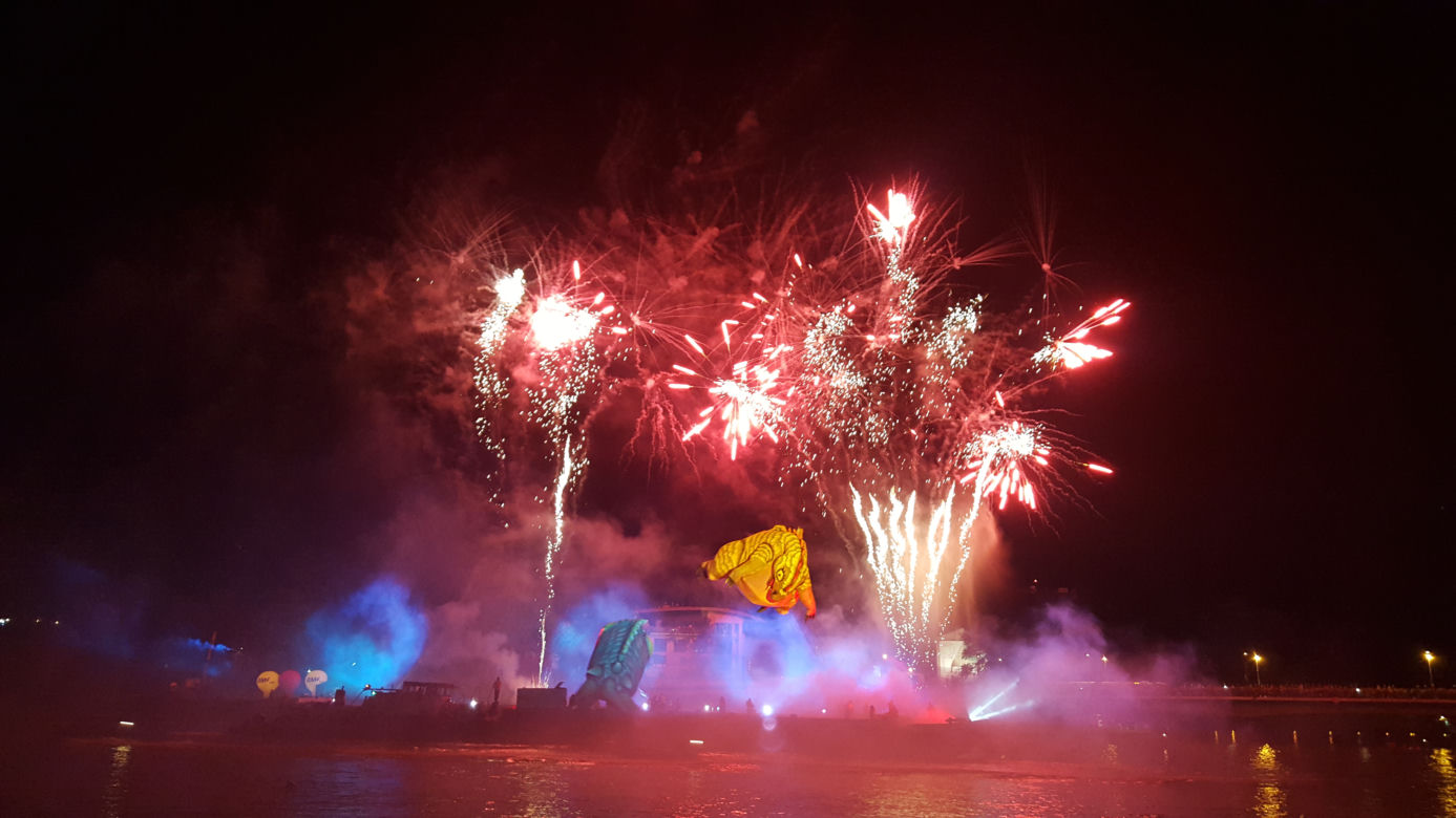 Parada Smoków 2016: Wielkie Widowisko Plenerowe na Wiśle [GALERIA ZDJĘĆ, WIDEO]