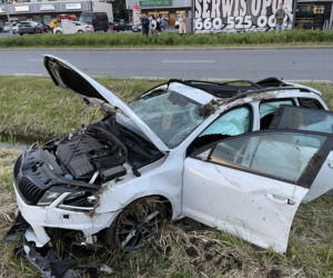 Auto kilka razy koziołkowało. Za kierownicą pijany ojciec. Pasażerką była jego maleńka córeczka