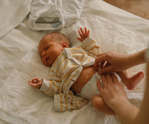 Noworodek w czasie przedwiośnia. Lekarze przypominają o jednej ważnej zasadzie