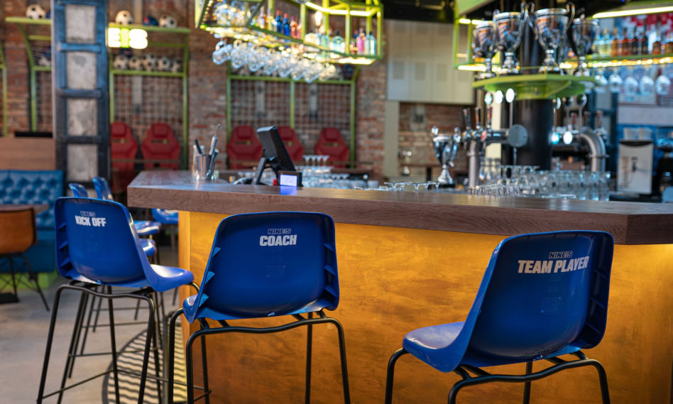 NINE's. Restaurant & Sports Bar: lokal Roberta Lewandowskiego w Browarach Warszawskich