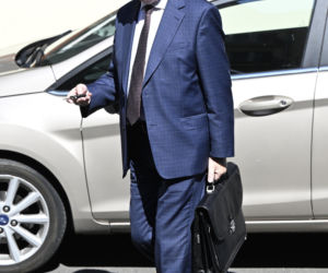 Politycy PiS zjechali na Nowogrodzką, chodzi o Czarnka