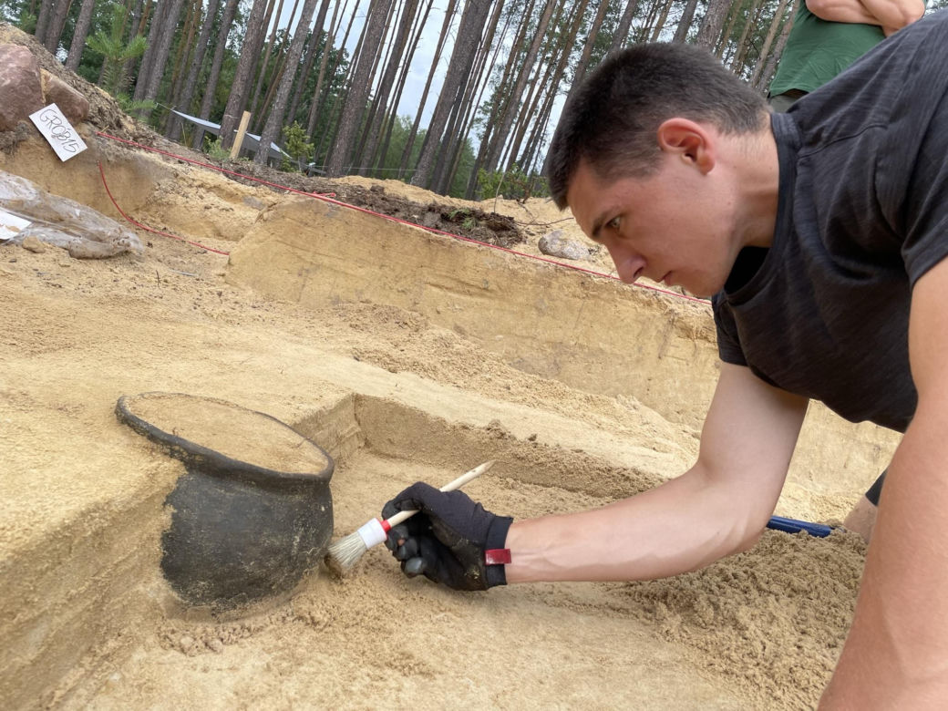 Niezwykłe odkrycie archeologiczne w Osiu pod Świeciem. W lesie jest cmentarzysko starożytnych Gotów