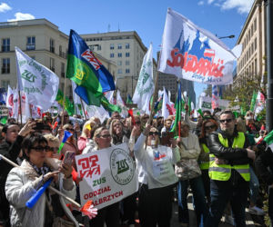 Pracownicy ZUS chcą więcej zarabiać. Odrzucili milionowe podwyżki