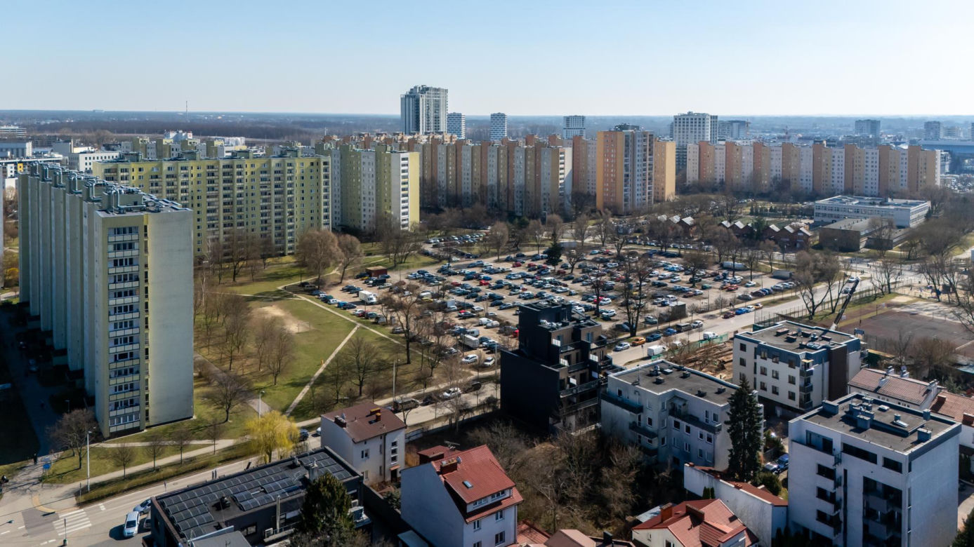 Nadbudowa kamienicy na Gocławku w Warszawie