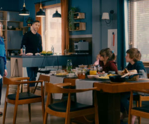 BrzydUla 2 odc. 140. Marek (Filip Bobek), Ula (Julia Kamińska), Julka (Maria Włodkowska), Kuba (Jakub Rutkowski)