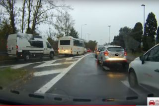 Kierowcy w Katowicach nie potrafią jeździć na suwak. Ten filmik jest najlepszym dowodem [WIDEO]