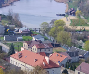 Nowa atrakcja turystyczna powstaje w Iłży. Pływające pomosty i domki nad wodą
