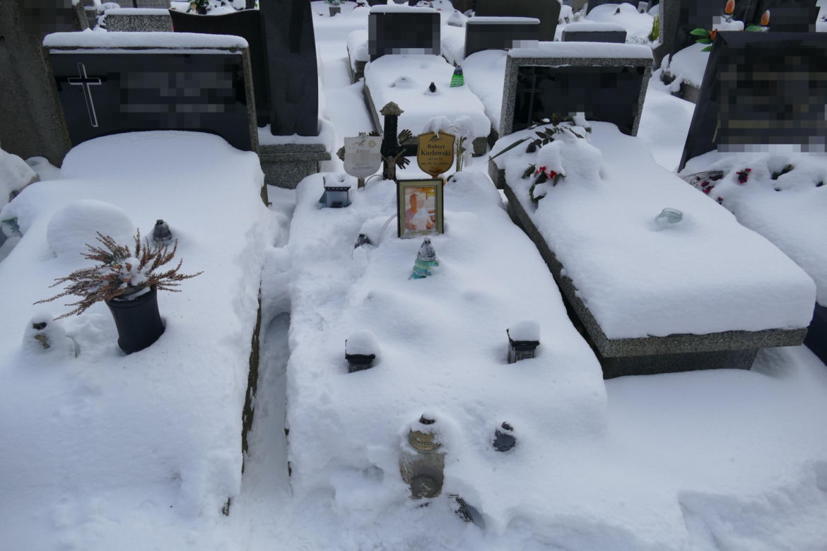 Przez godzinę katował własnego ojca. Złamał na nim siekierę, potem bił do nieprzytomności