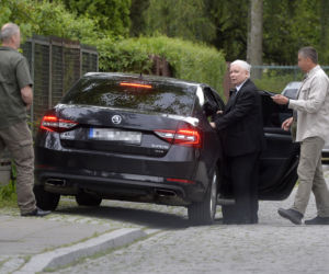 Jarosław Kaczyński znów wymodlił zwycięstwo