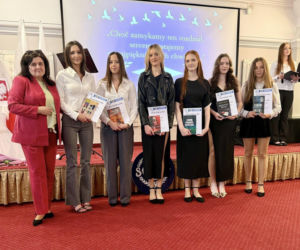 Zakończenie roku szkolnego maturzystów II LO w Starachowicach. Wyjątkowa uroczystość w obiektywie