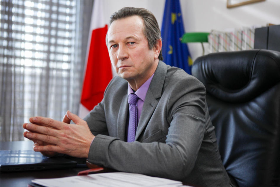 Piotr Cyrwus kiedyś i dziś. Tak przez lata zmieniał się aktor znany z roli Ryśka w "Klanie"