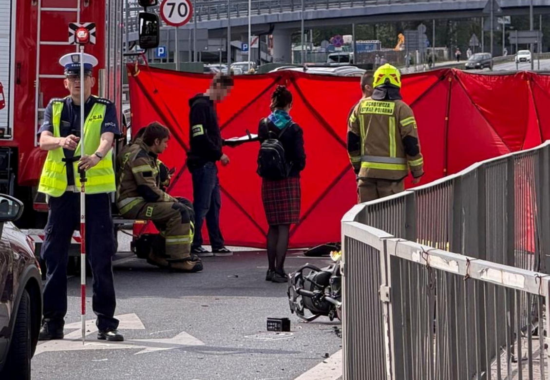 Motocyklista nie żyje! Wstrząsający wypadek pod Warszawą. Jest szokujące nagranie z kamery