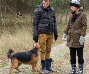 M jak miłość odc. 1204. Paweł (Rafał Mroczek), pies Kminek (Lizak), Ala (Olga Frycz)