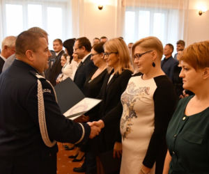 Białystok. Od 30 lat są związani z policją. Zobacz kto został wyróżniony