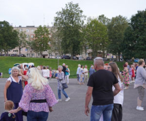 Potańcówka na finał wakacji w Starachowicach. Zabawa Na Szlakowisku