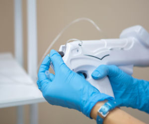 Karboksyterapia na cellulit i rozstępy. Badania potwierdzają efekty już po 8 zabiegach