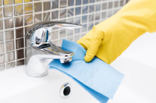 Wymieszaj i nałóż na kran. Kamień i osad rozpuszczą się w mgnieniu oka