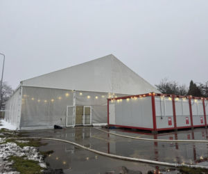 Kryte lodowisko w Starachowicach otwiera się z niespodzianką