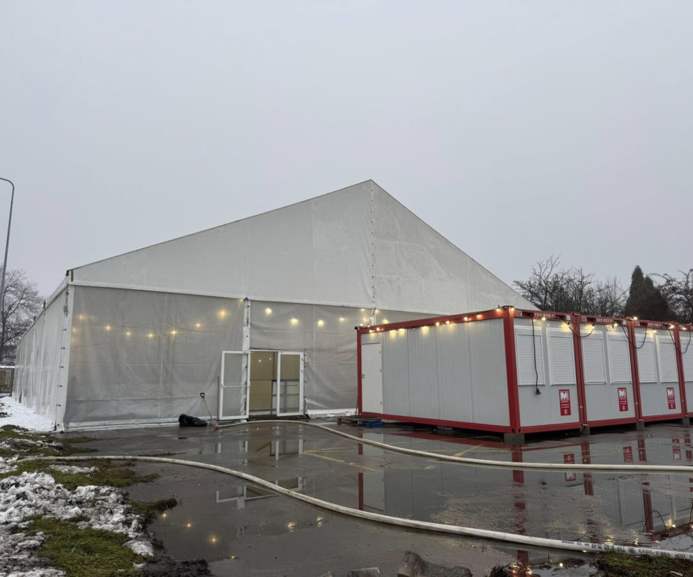 Kryte lodowisko w Starachowicach otwiera się z niespodzianką