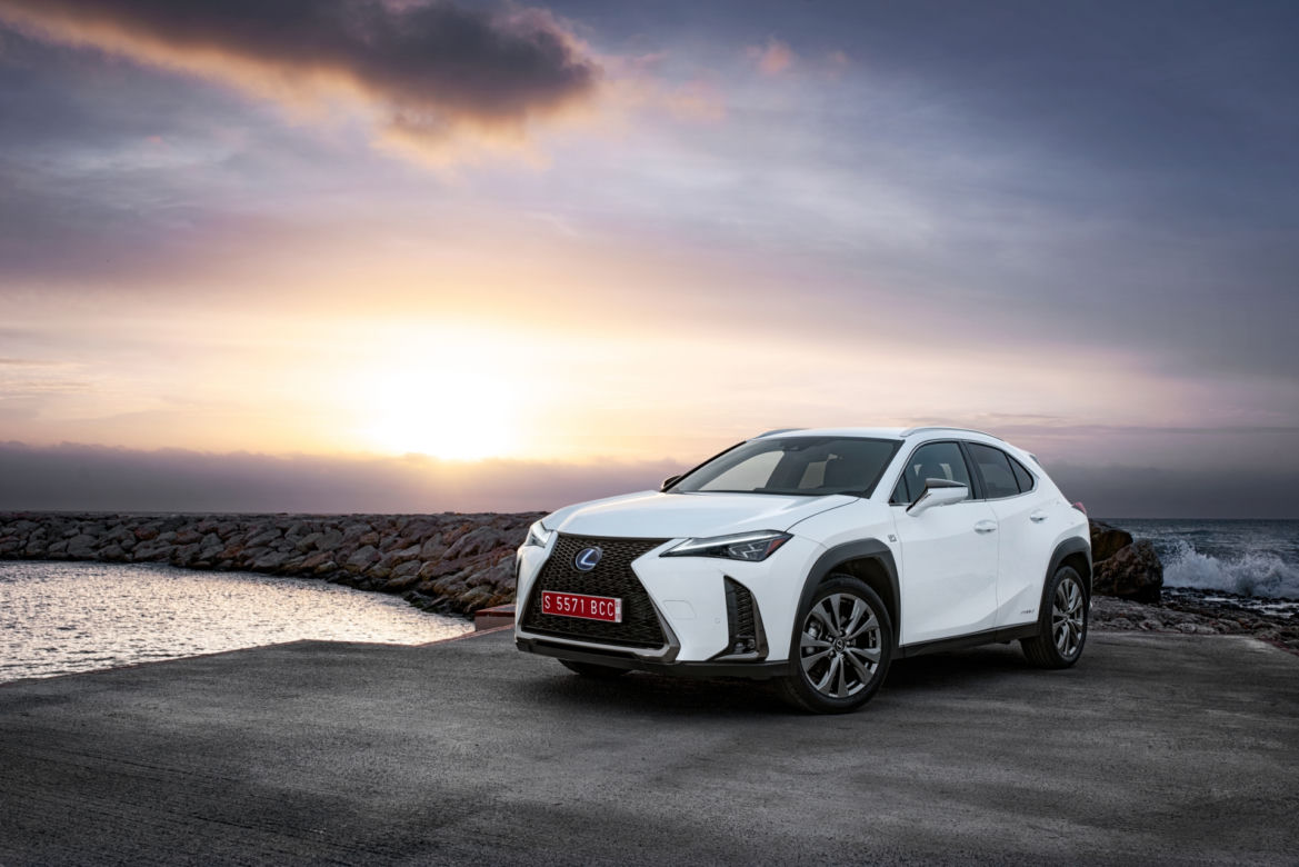 Lexus UX 250h E-Four F Sport