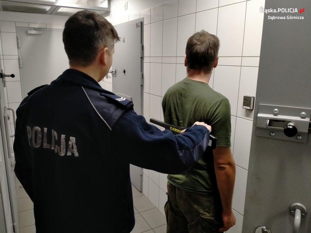 Potrącił pieszego i zbiegł z miejsca zdarzenia. 33-latek wpadł w ręce policji 