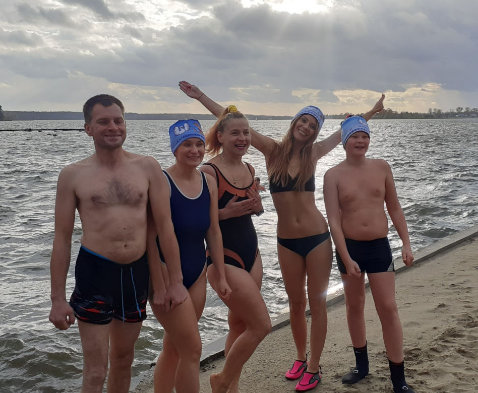 Im kąpiele w zimnej wodzie nie są straszne. Lubelskie morsy rozpoczęły już sezon [GALERIA]