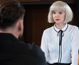 Na Wspólnej odc. 3267. Marta (Joanna Jabłczyńska), reżyser Halicki (Adam Szczyszczaj)