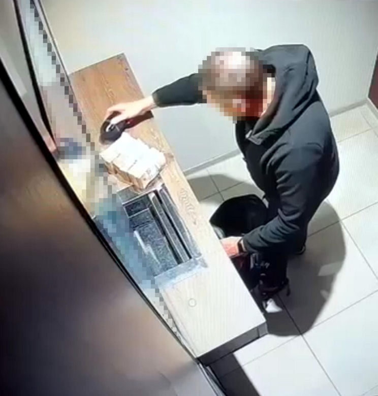 Warszawa. W czasie napadu stracił 2 mln złotych. 58-latek sam został zatrzymany [ZDJĘCIA].