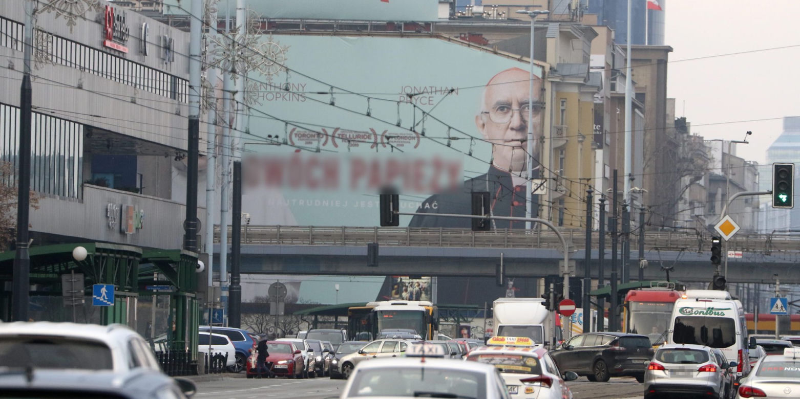 Wielkie reklamy zostają