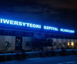 Policyjny Black Hawk z sercem na pokładzie leciał podczas wichury