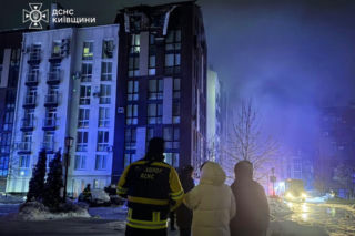 Wołała mamę w płonącym mieszkaniu. Na pomoc przyszedł dziennikarz 