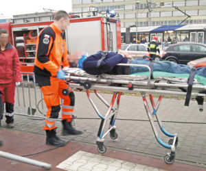 Autobus staranował przystanek