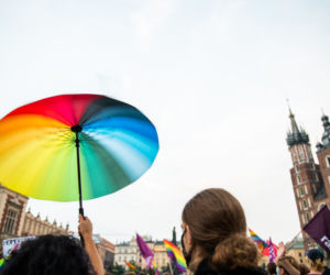 Demonstracja LGBT i narodowców na krakowskim Rynku