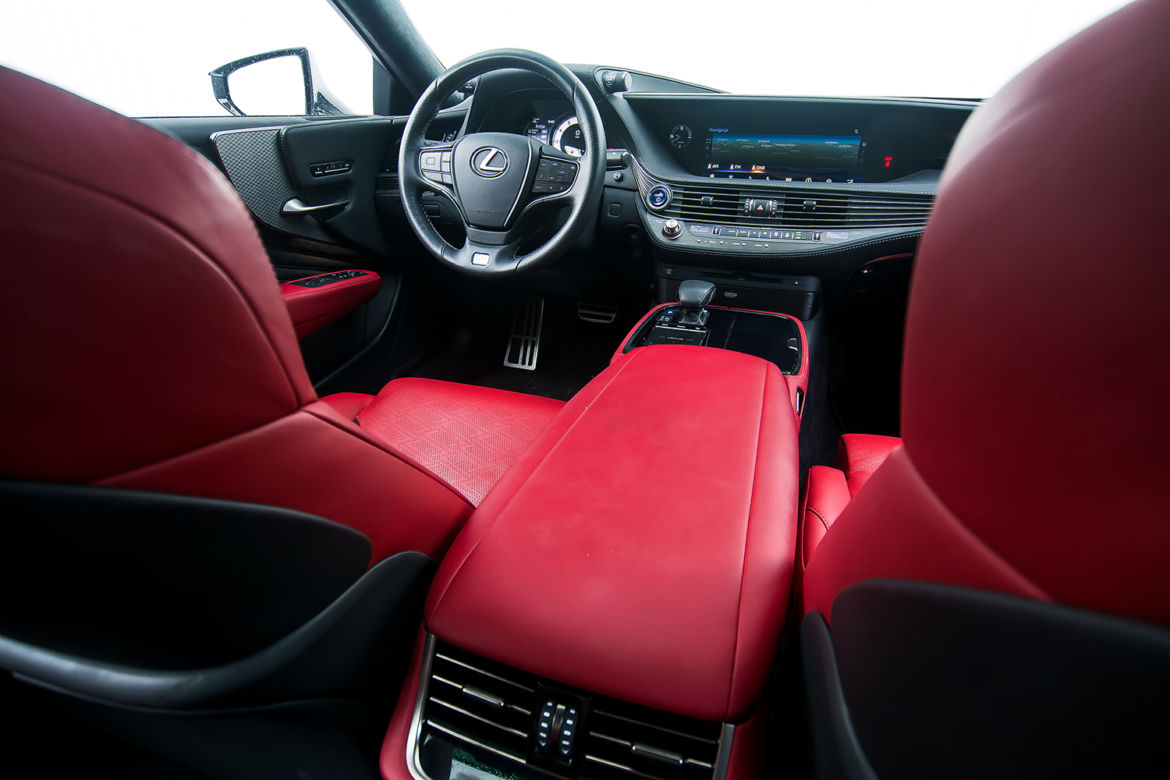 Lexus LS500h F-Sport