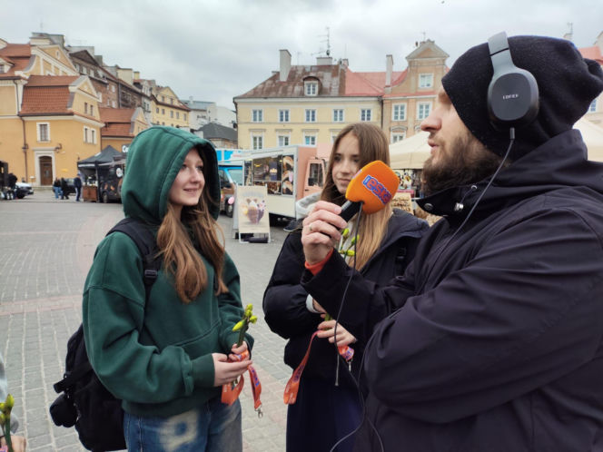 ESKA Lublin rozdawała żonkile na wiosnę