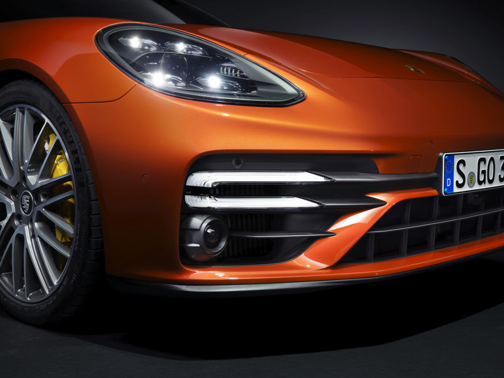 (2020) Porsche Panamera po liftingu 