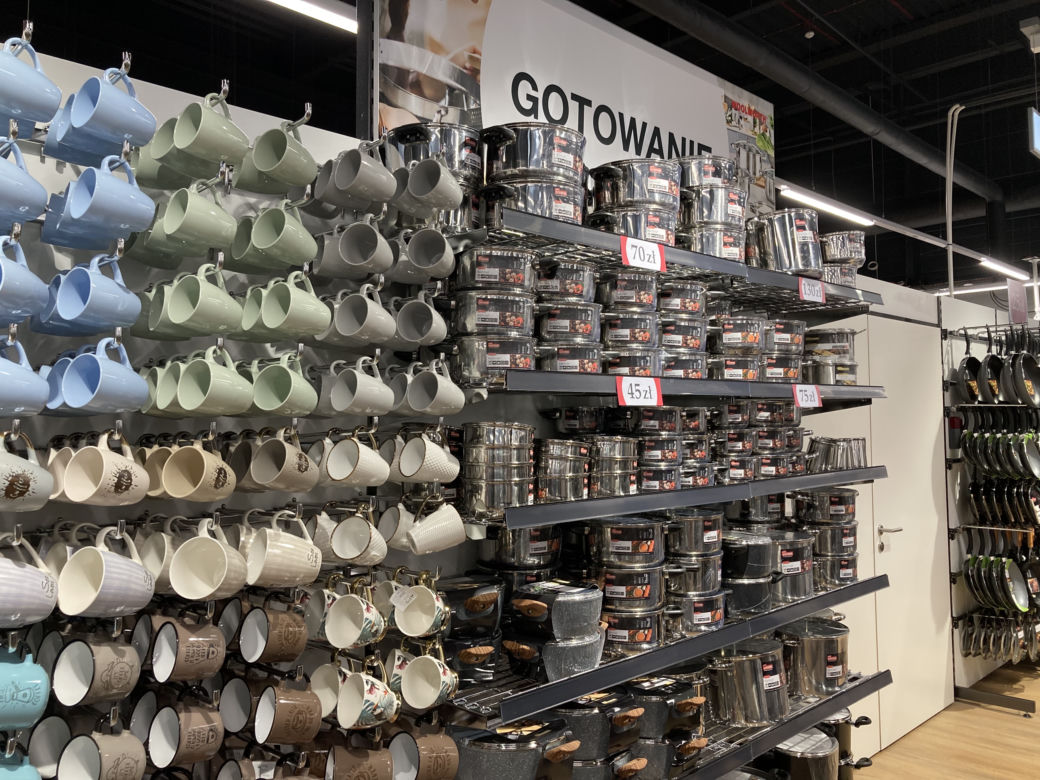 Nowy sklep Woolworth w Warszawie otwarty