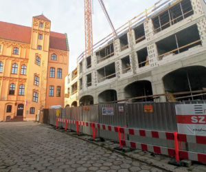 Nowa kamienica na Podzamczu nabiera kształtów