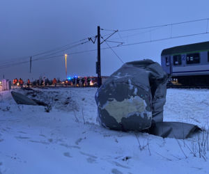Podlaskie. Katastrofa kolejowa na niestrzeżonym przejeździe w Koszarówce.