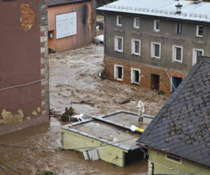 Pękła tama, fala zalała miasto. Dwa lata od koszmaru. Dzieci płaczą, boimy się wszyscy 