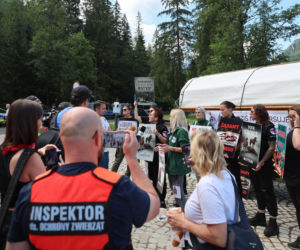 Protest przeciw przewozom konnym do Morskiego Oka