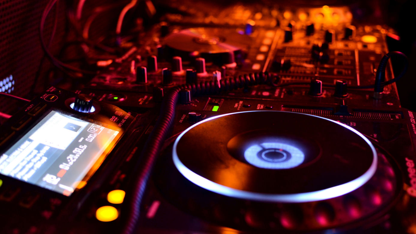 Usługi DJ i zespołów też podrożały