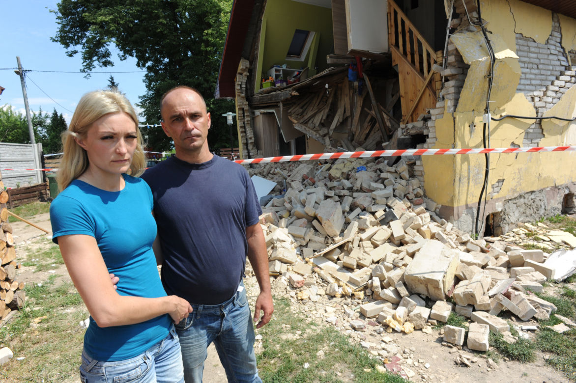 Wysadzili dom nowożeńców przez spór o miedzę