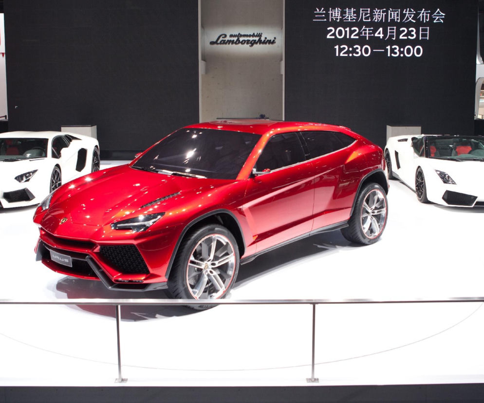 LAMBORGHINI URUS