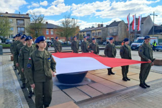 Ślubuję! – patriotyczne sceny na Rynku w Starachowicach