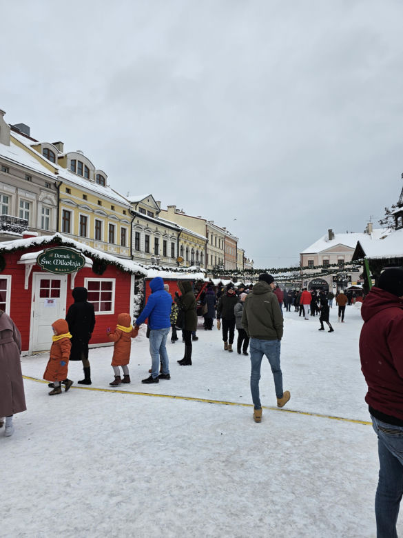 Jarmark Bożonarodzeniowy w Rzeszowie. Parada św. Mikołaj 2023 