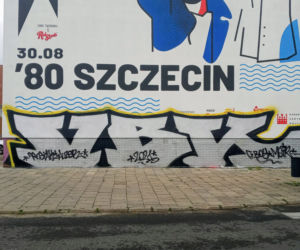 Zniszczony mural na szczecińskich Pomorzanach