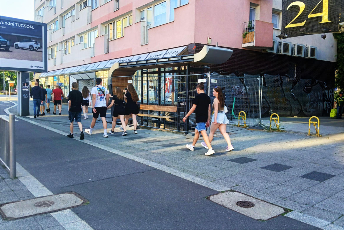 "Zielone przystanki" na al. Wyzwolenie