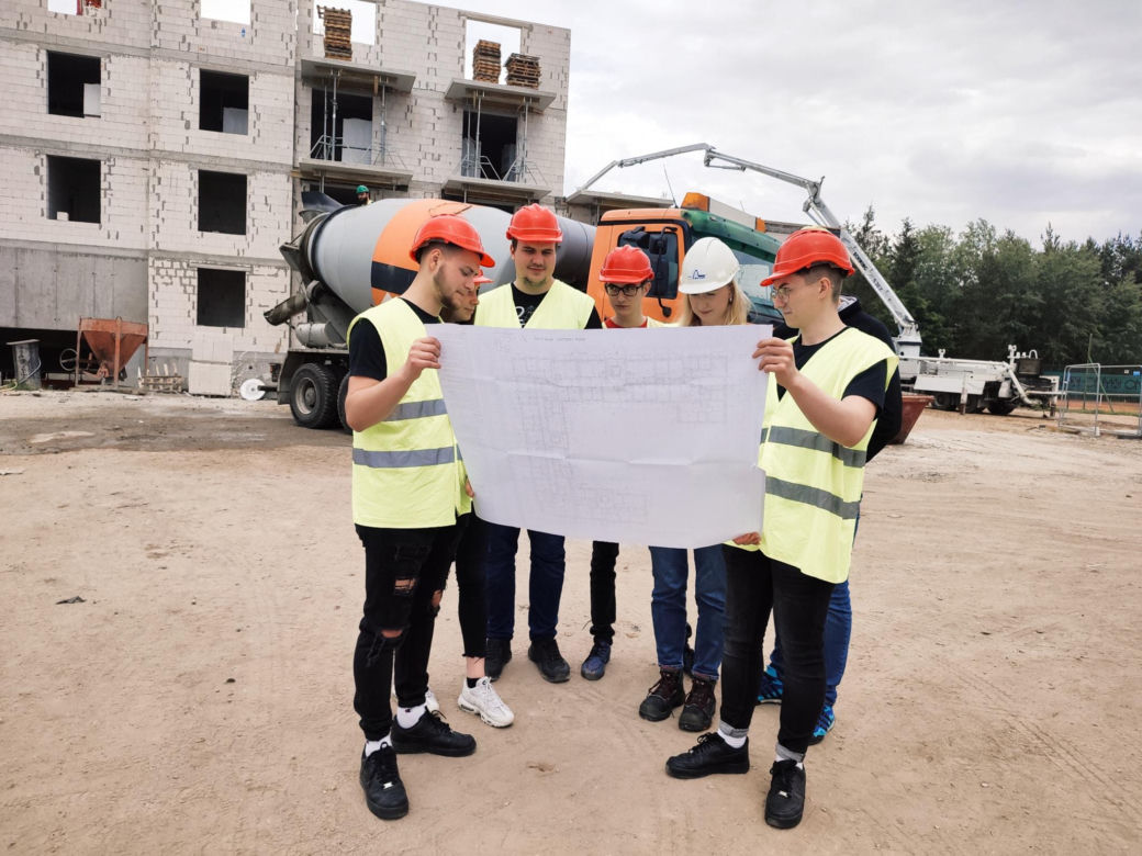 Kierujesz się pasją i chcesz zdobywać nowoczesną wiedzę w praktyce? Ta uczelnia i te kierunki studiów są dla Ciebie!