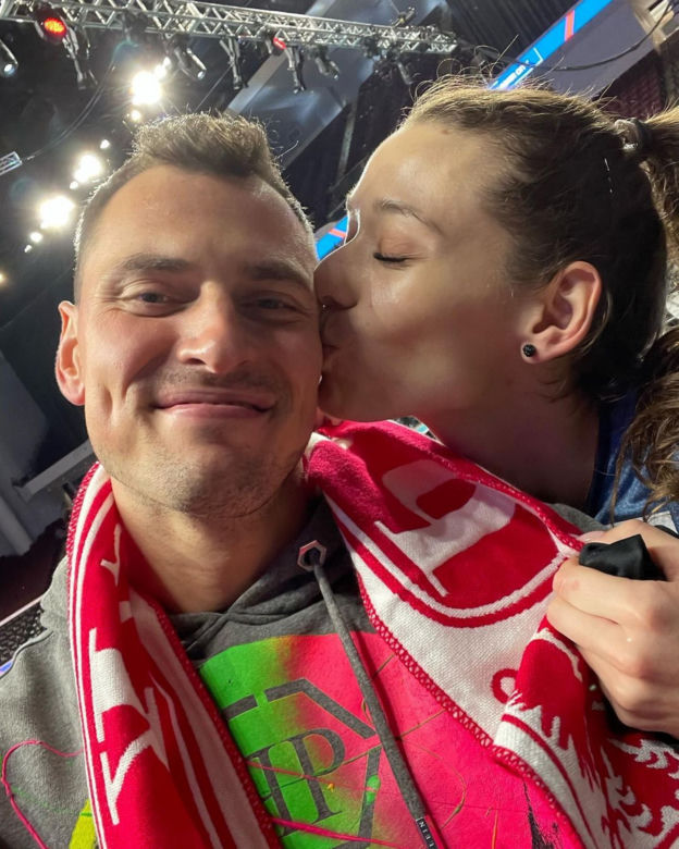  Zuzia Górecka i Zbigniew Bartman pochwalili się czymś wyjątkowym!  W taki sposób para przypieczętowała związek, odważne posunięcie.